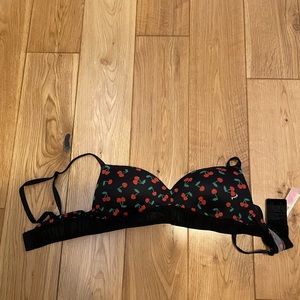 Victoria Secret Bra size 34A